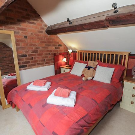 The Haybarn Villa ลิชฟิลด์ ภายนอก รูปภาพ